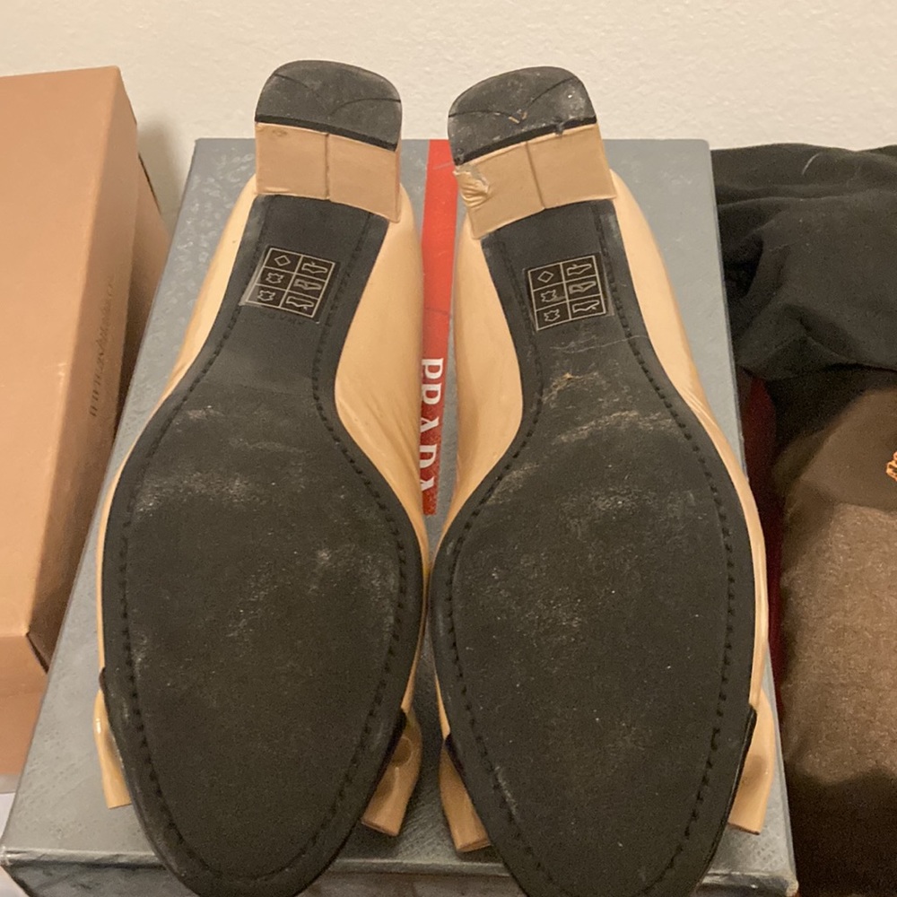 Prada mid heel pump (worn) - Picture 5 of 5